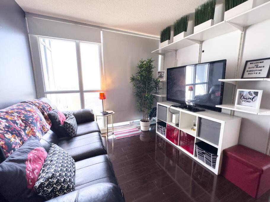 Comfort Two Beds Suite By Cn Tower Rogers Centre Plus Free Parking Toronto Eksteriør billede
