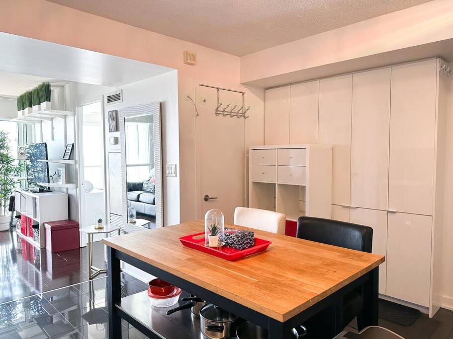 Comfort Two Beds Suite By Cn Tower Rogers Centre Plus Free Parking Toronto Eksteriør billede