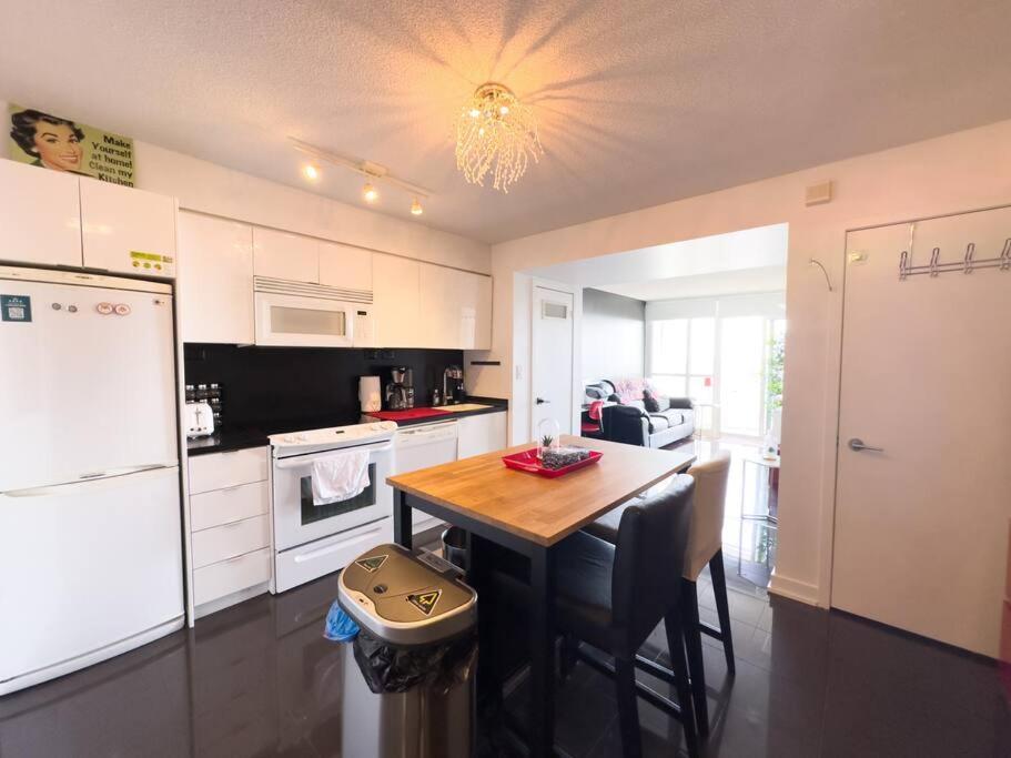 Comfort Two Beds Suite By Cn Tower Rogers Centre Plus Free Parking Toronto Eksteriør billede